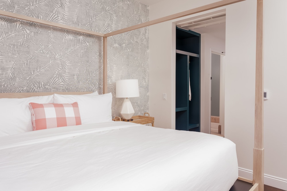 Lily Hall A Boutique Hotel - photo 12
