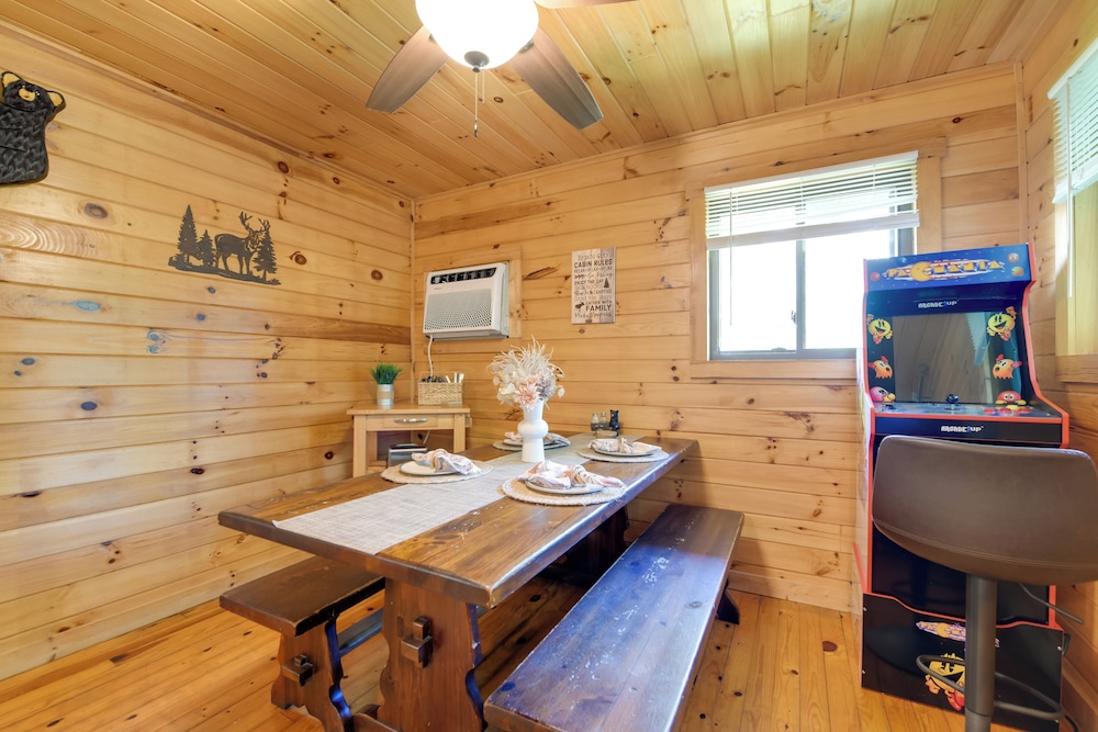 Bryson City Cabin in Smoky Mtn W resort Amenities - photo 9