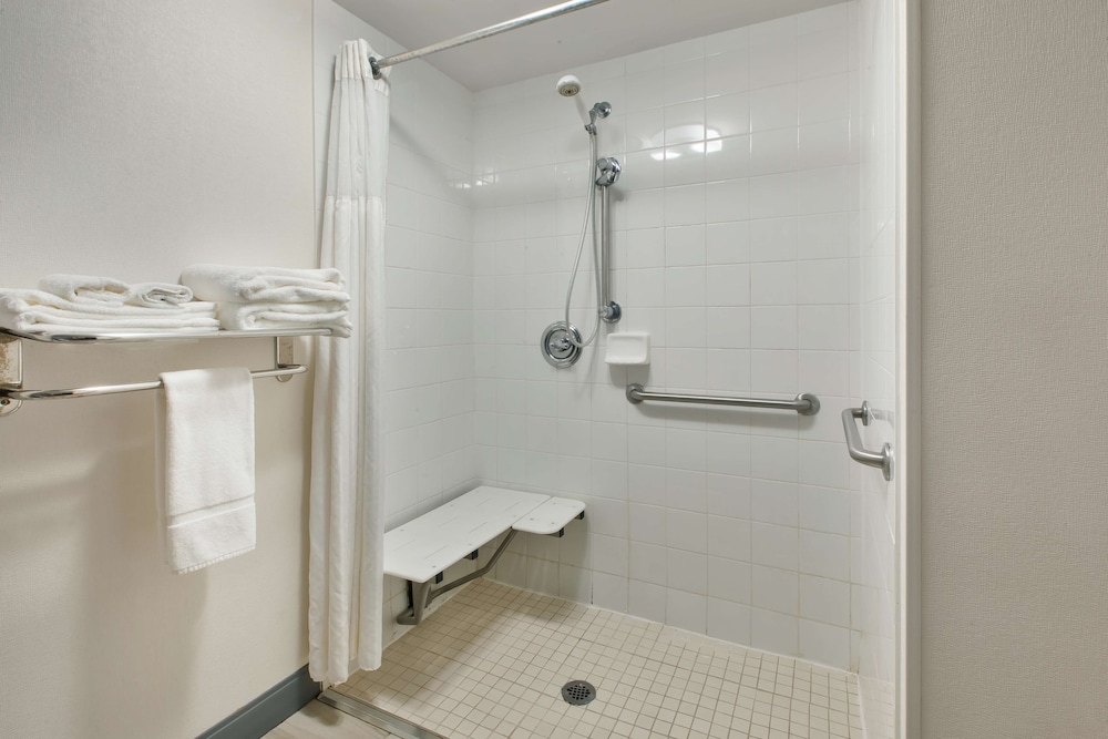 Hilton Garden Inn Dayton Beavercreek - photo 28