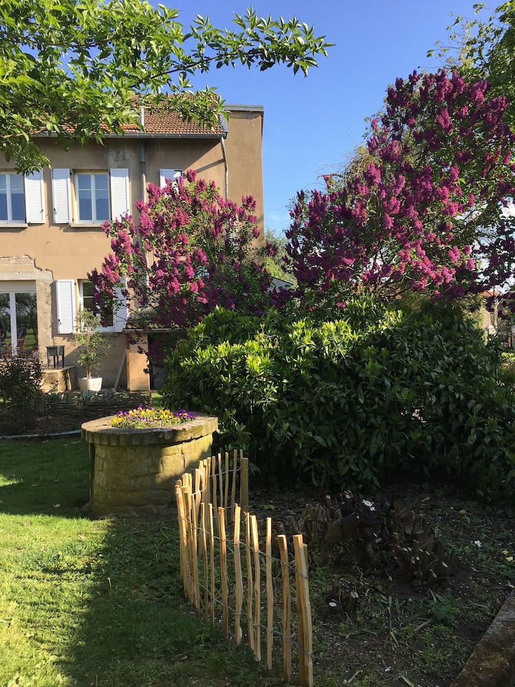 La Parenthe Se - carbon neutral hotel in Solgne