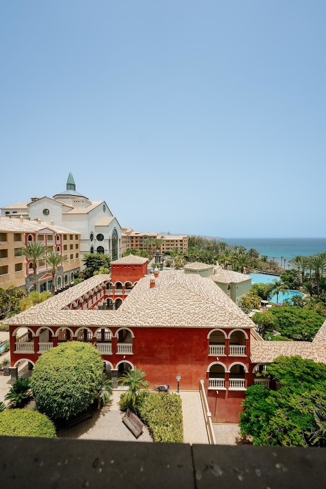 Hotel R2 Río Calma Spa Wellness & Conference in Pajara, Spain