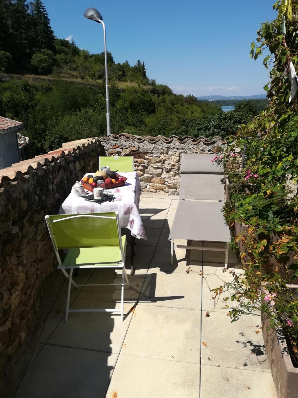Un Temps Pour Soi — hotel in Serrieres