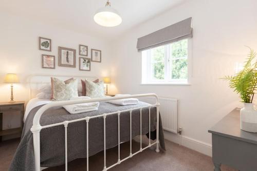 Oxfordshire Living The Henrietta Cottage Woodstock — 4-Star Luxury Hotel in Woodstock, United Kingdom