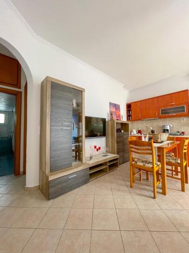 Artemis Bakerys House 2 — Adamas — photo 4