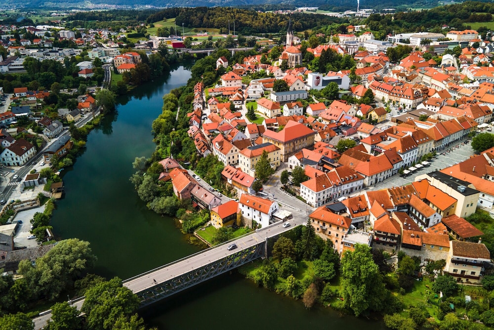 Holiday Home Tramte In Vineyards — 4-Star Luxury Hotel in Skocjan, Slovenia