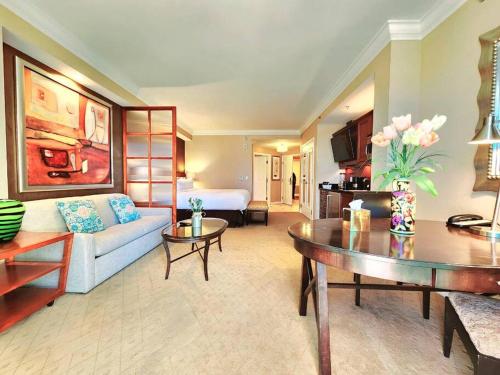 The Signature at MGM Condo Stunning Strip Views & No Resort Fees