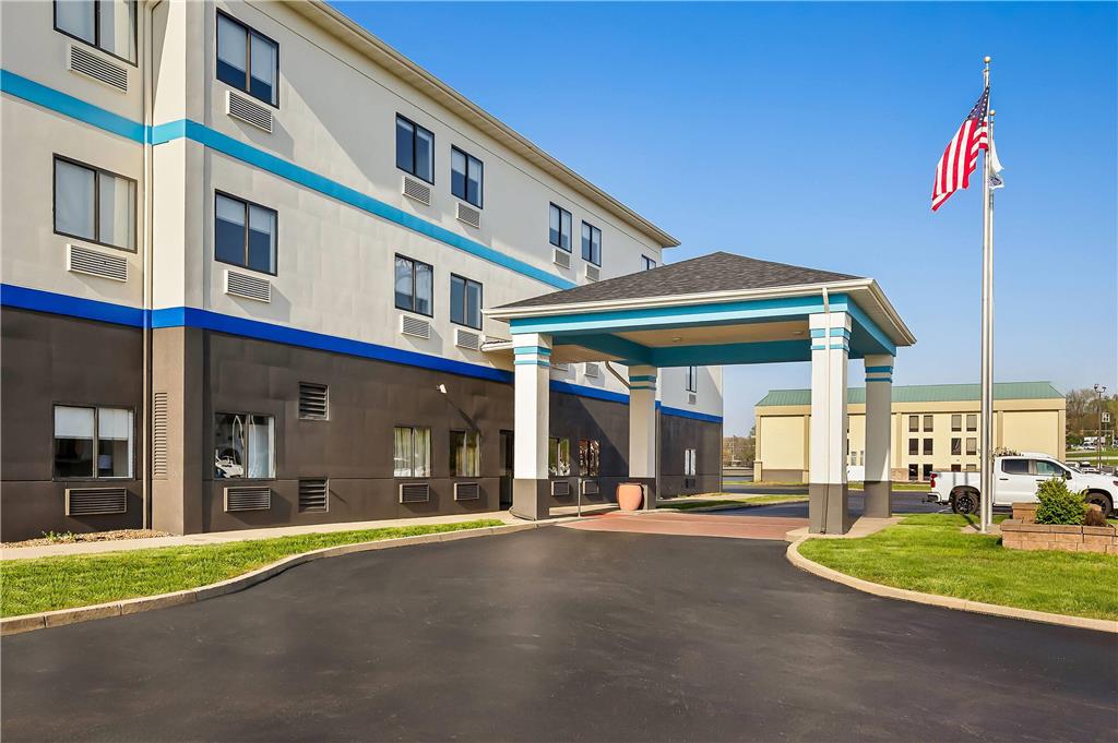 Days Inn by Wyndham Collinsville St. Louis in Collinsville, United States