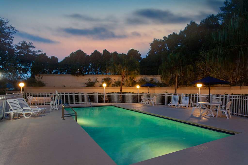Microtel Inn & Suites by Wyndham Lady Lake The Villages - photo 7
