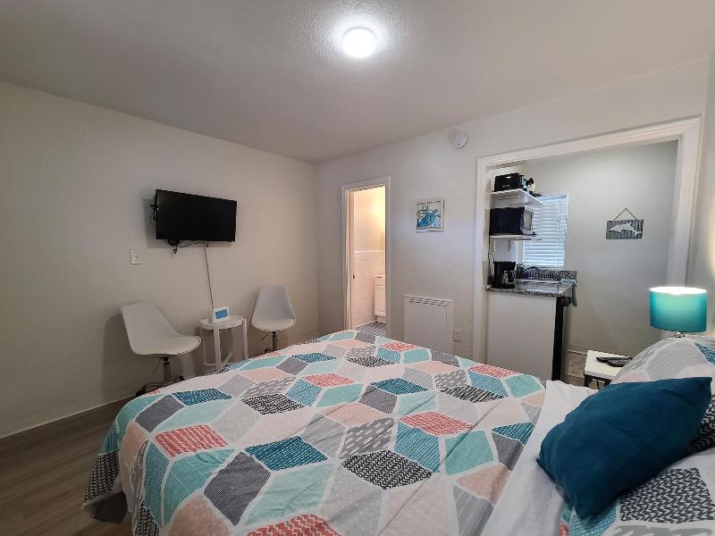 Sun Island Motel - photo 112