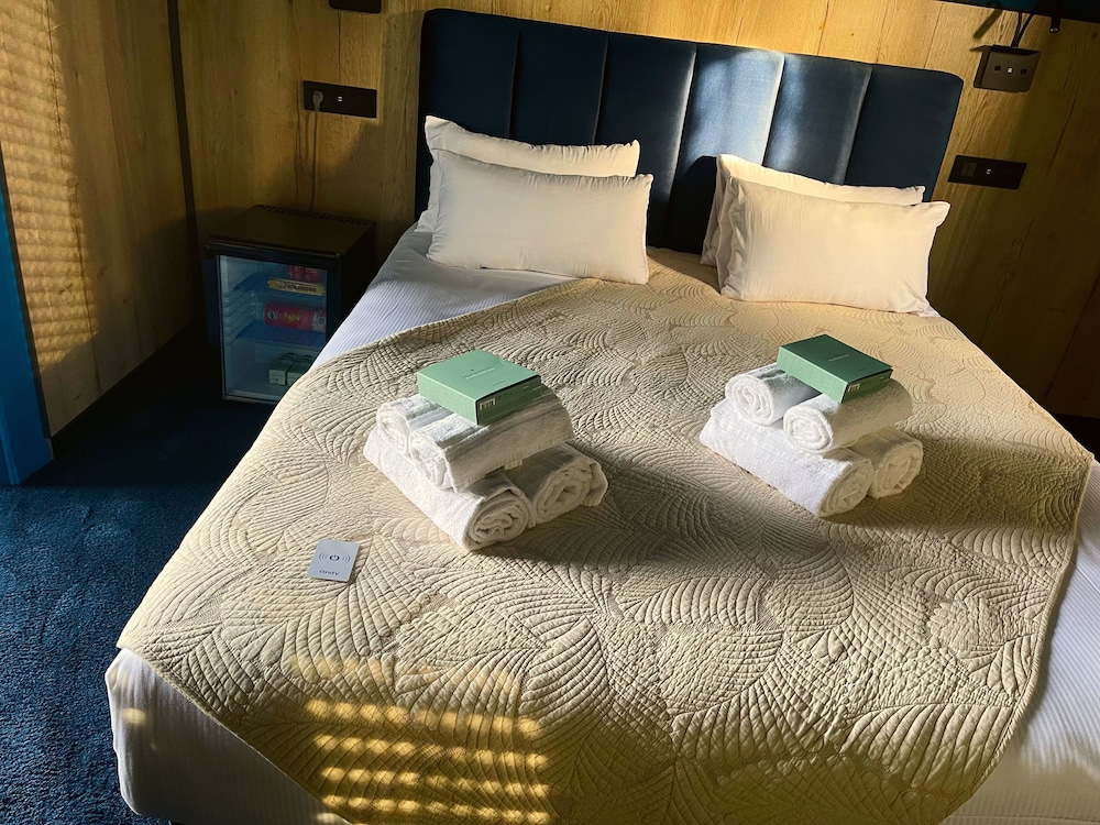 Hôtel les 4 éléments - carbon neutral hotel in Palavas-Les-Flots
