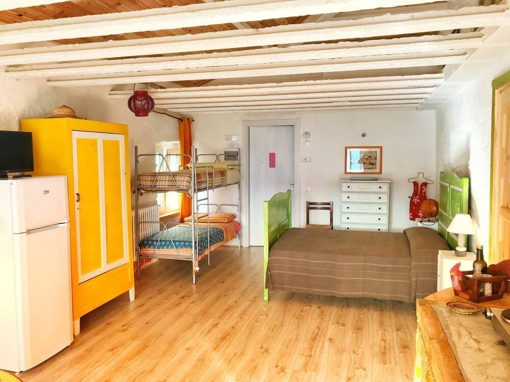 Aula Arcobaleno in Pettenasco, Italy