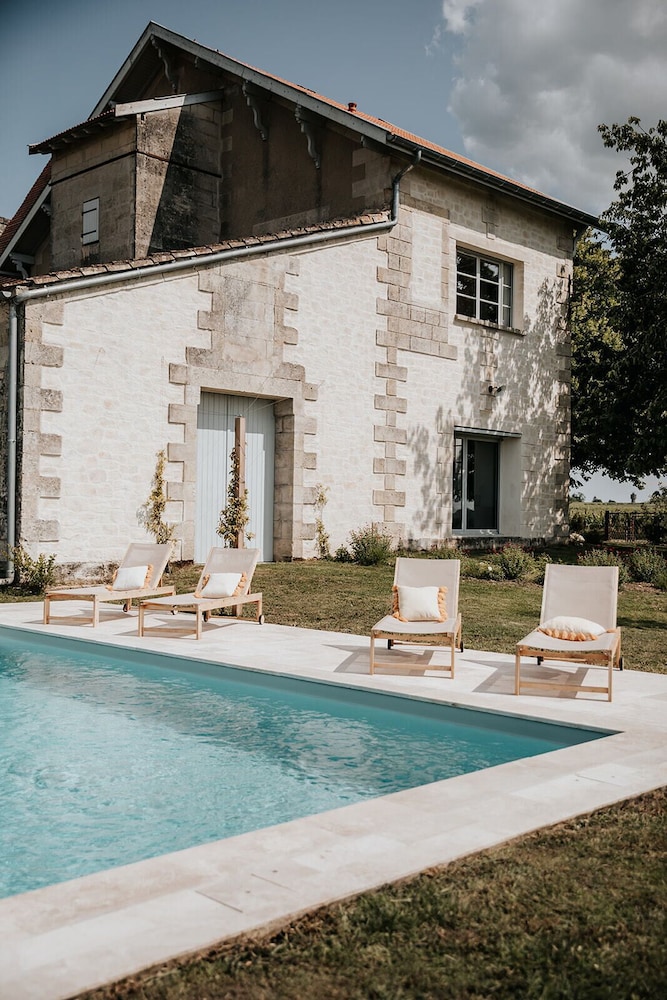 ChÃ teau La Grande Clotte — hotel in Lussac