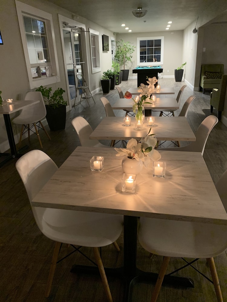 Stratus Suites Boutique Hotel - photo 20