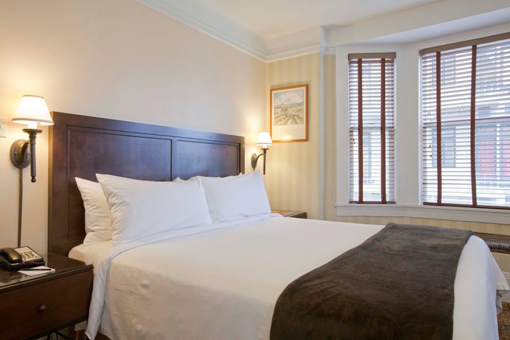 Executive Hotel Vintage Court - photo 14