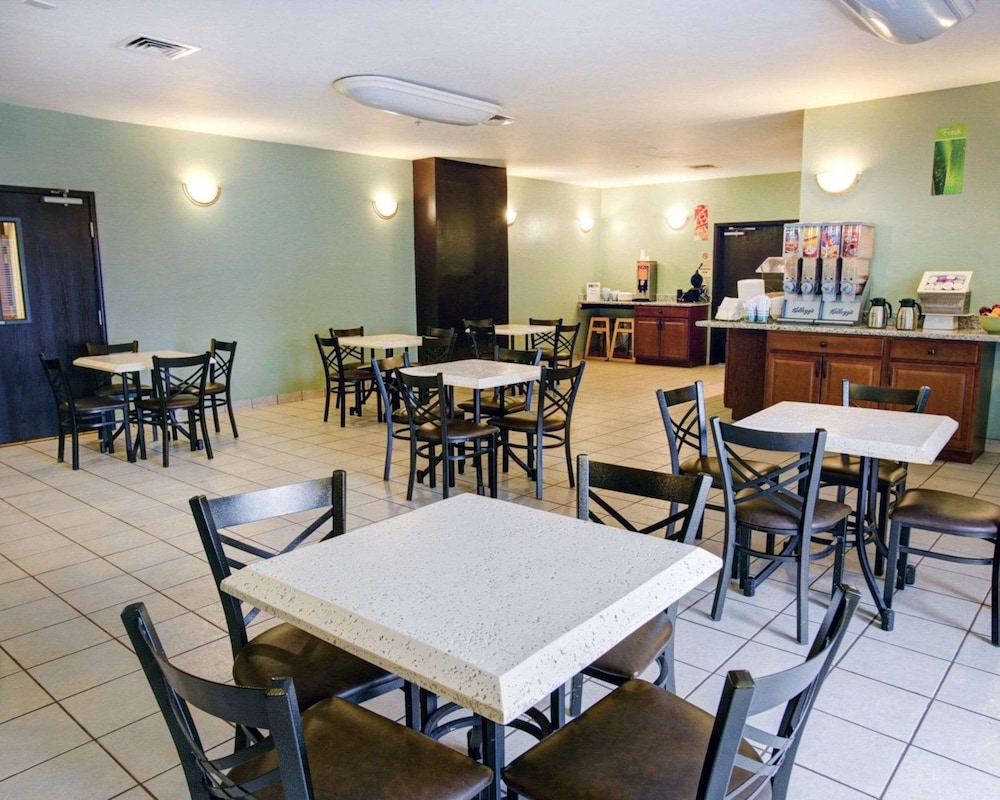 Quality Inn & Suites Airport - photo 33