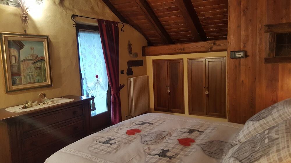 Charming Chalet With Panoramic View — Antey-Saint-Andre — photo 3