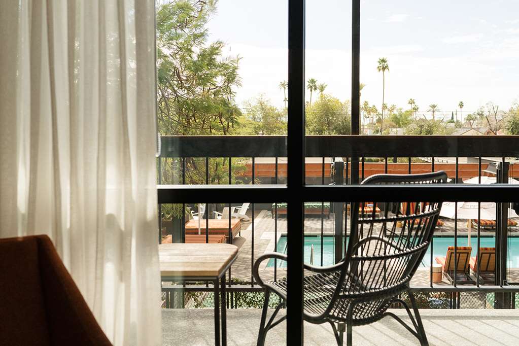 Rise Uptown Hotel - photo 4