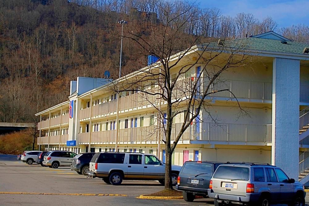 Days Inn by Wyndham Charleston WV - photo 24
