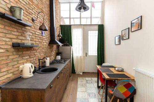 Modern 3BR House For 6 People