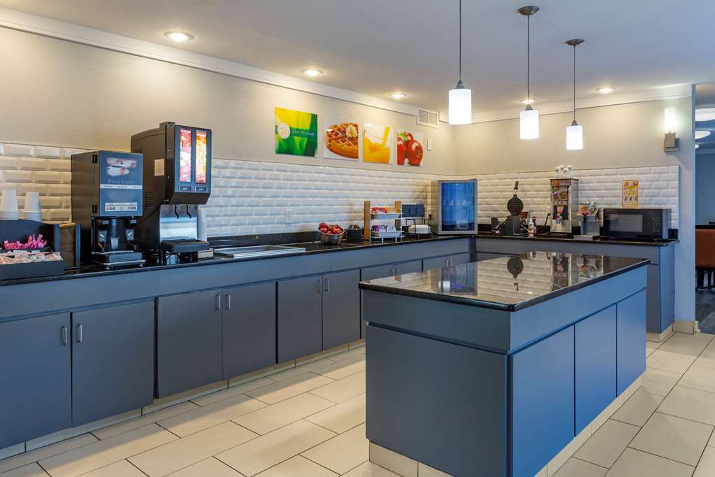 Quality Inn Fayetteville near Fort Bragg - photo 24