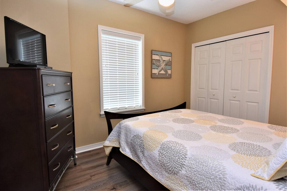 Caribbean by Meyer Vacation Rentals — 4-Star Luxury Hotel in Gulf Shores, United States