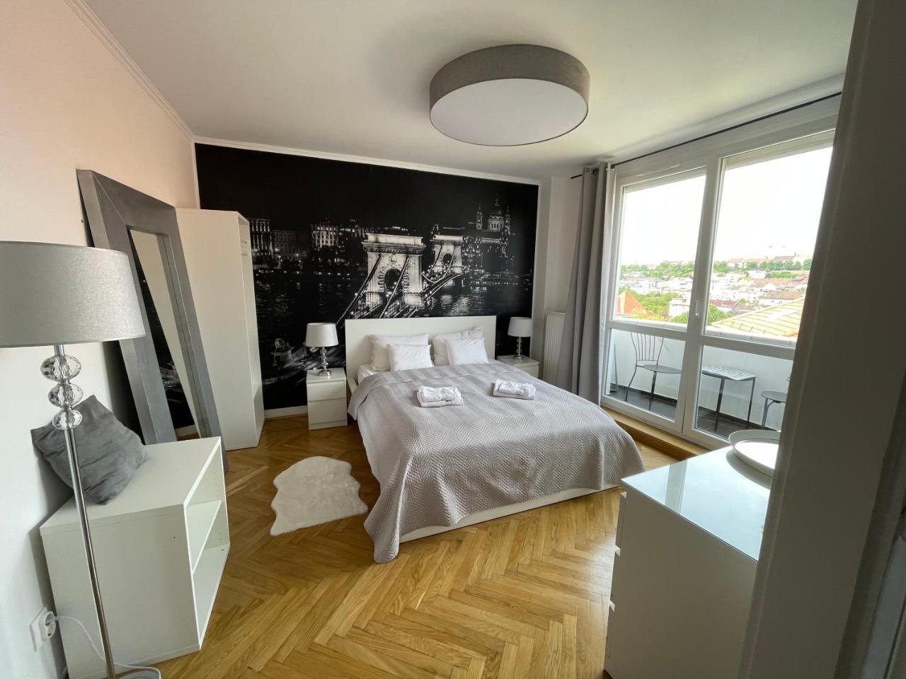 Budacastle Panoramic Luxurious Family Apt Free Parking Included — 4-Star Luxury Hotel in Budapest, Hungary