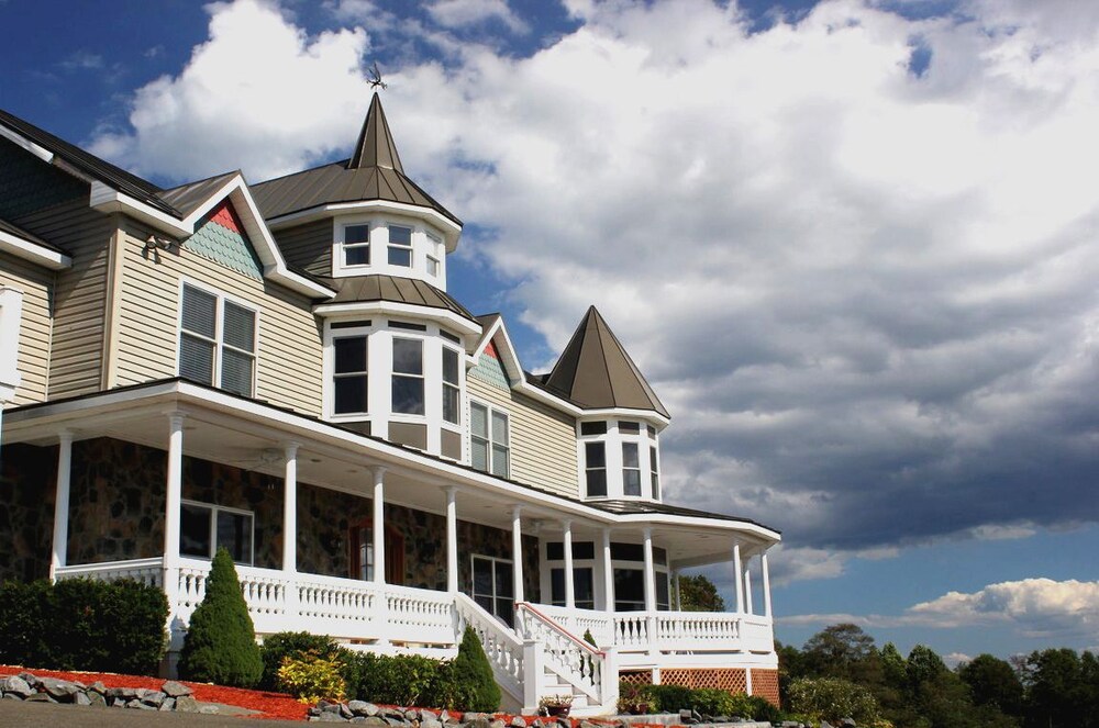 Skyline Vineyard Inn - photo 50