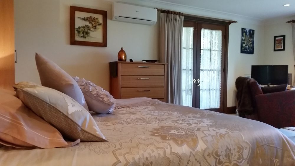 Bellbird Cottage B&B — 4-Star Luxury Hotel in Bermagui, Australia