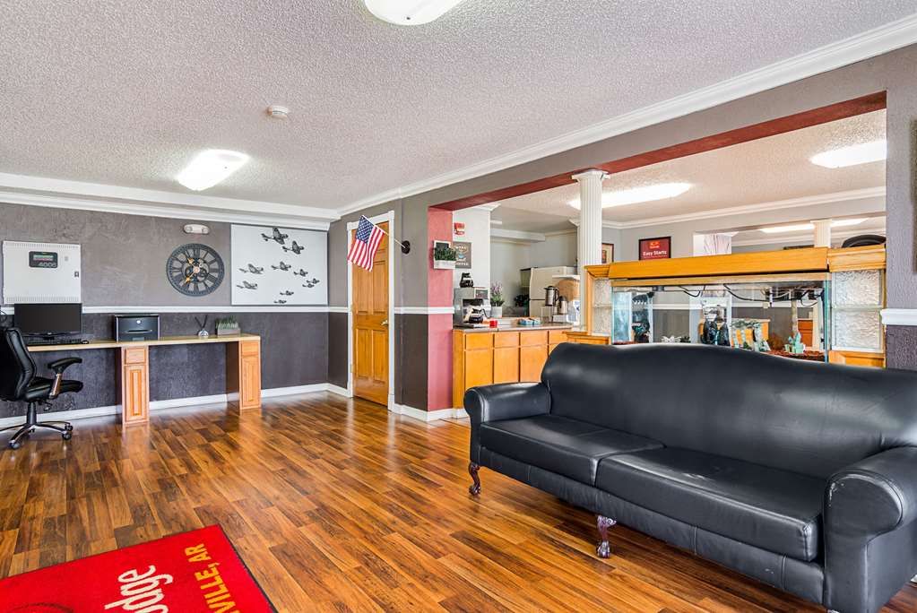 Econo Lodge Jacksonville near Little Rock Air Force Base - photo 4