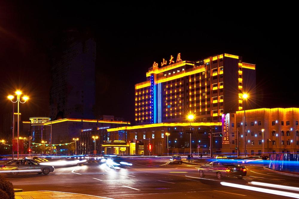 Yanbian Baishan Hotel — 4-Star Luxury Hotel in Tongzilin, People's Republic of China