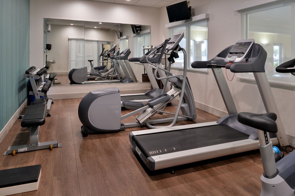 Holiday Inn Express & Suites Cincinnati Mason by IHG - photo 30