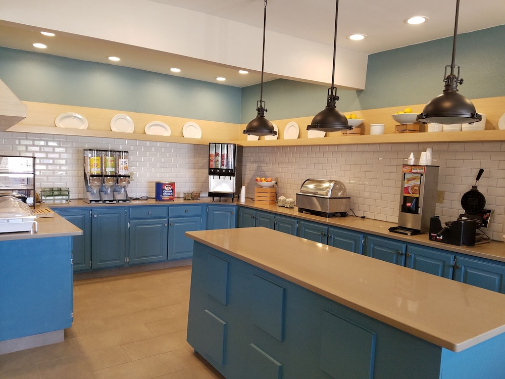 Country Inn & Suites by Radisson Indianapolis South IN - photo 21