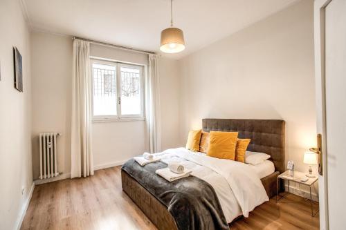 Large Apartment in San Giovanni A — 4-Star Luxury Hotel in Rome, Italy