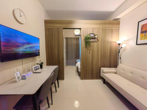 1BR Condotel with Balcony at FAME Residences #FM51 1 — 4-Star Luxury Hotel in Manila, Philippines