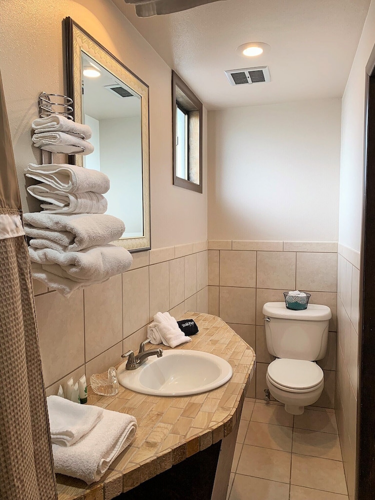Breakers Boutique Inn - photo 113