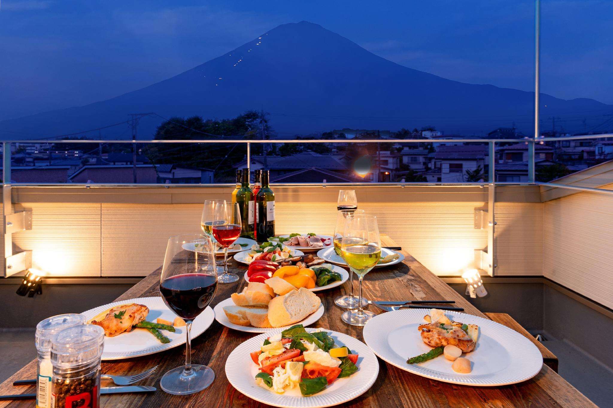 Villa Fuji nishiki — 4-Star Luxury Hotel in Fujikawaguchiko, Japan