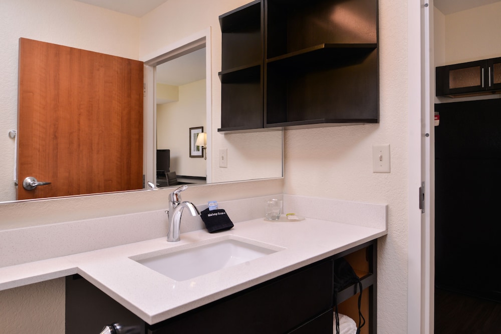 Candlewood Suites Terre Haute by IHG - photo 27