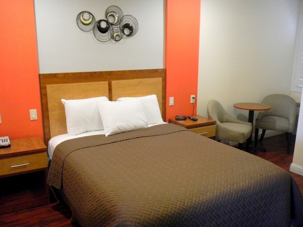 FairBridge Inn & Suites Merced Gateway to Yosemite - photo 10