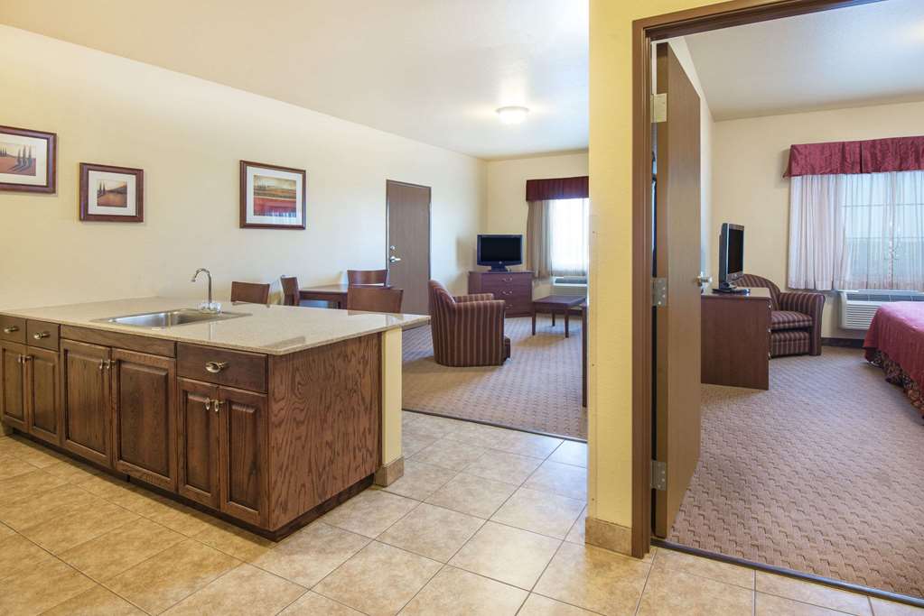 Days Inn by Wyndham Ellis - photo 12