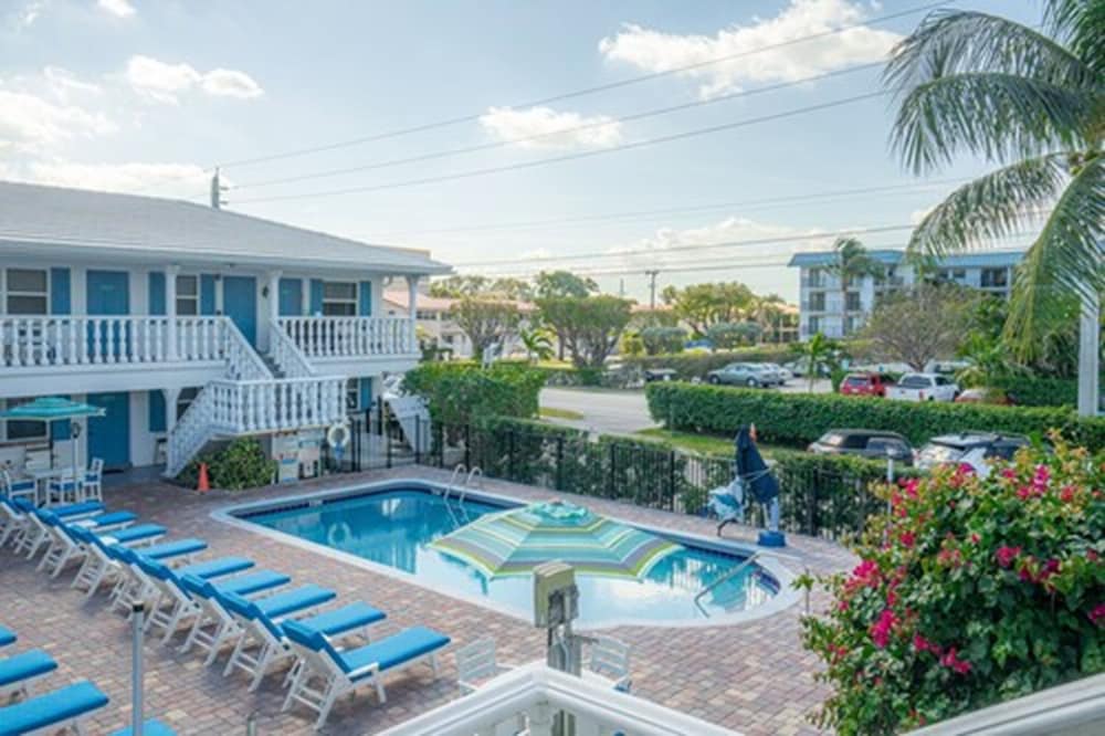 Carriage House Resort Motel - photo 19