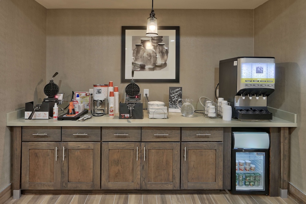 Hampton Inn & Suites Artesia - photo 27