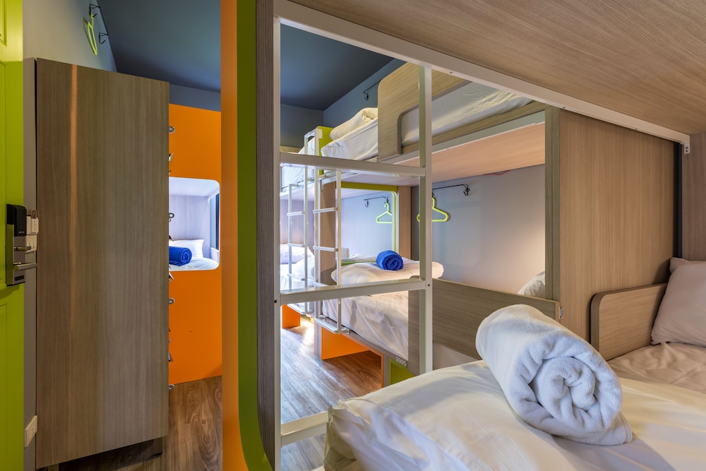 iSanook Hostel