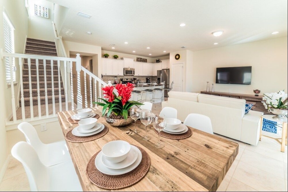 Windsor at Westside 2006 Five Bedroom Townhome with Private Pool — 4-Star Luxury Hotel in Kissimmee, United States