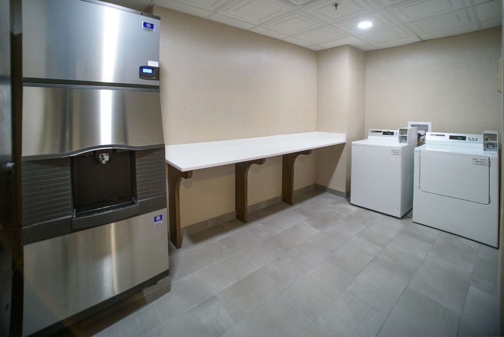 Hampton Inn Atlanta Fayetteville - photo 15