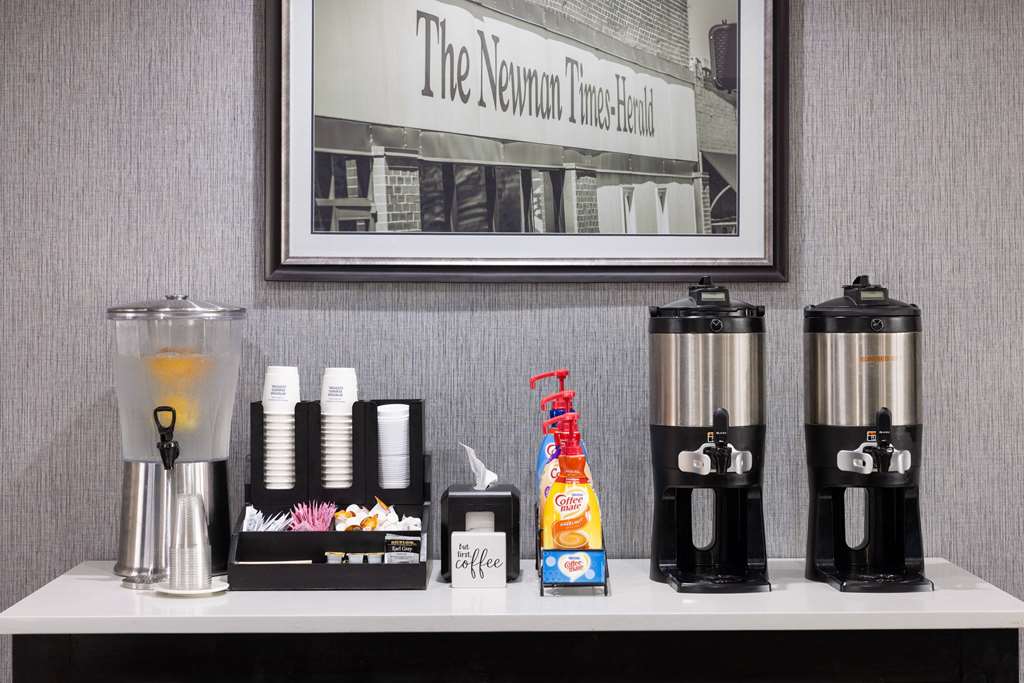 La Quinta Inn & Suites by Wyndham Atlanta South Newnan - photo 43