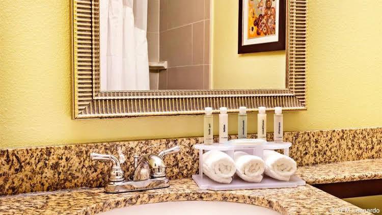 Best Western Plus Charleston Downtown Hotel - photo 10