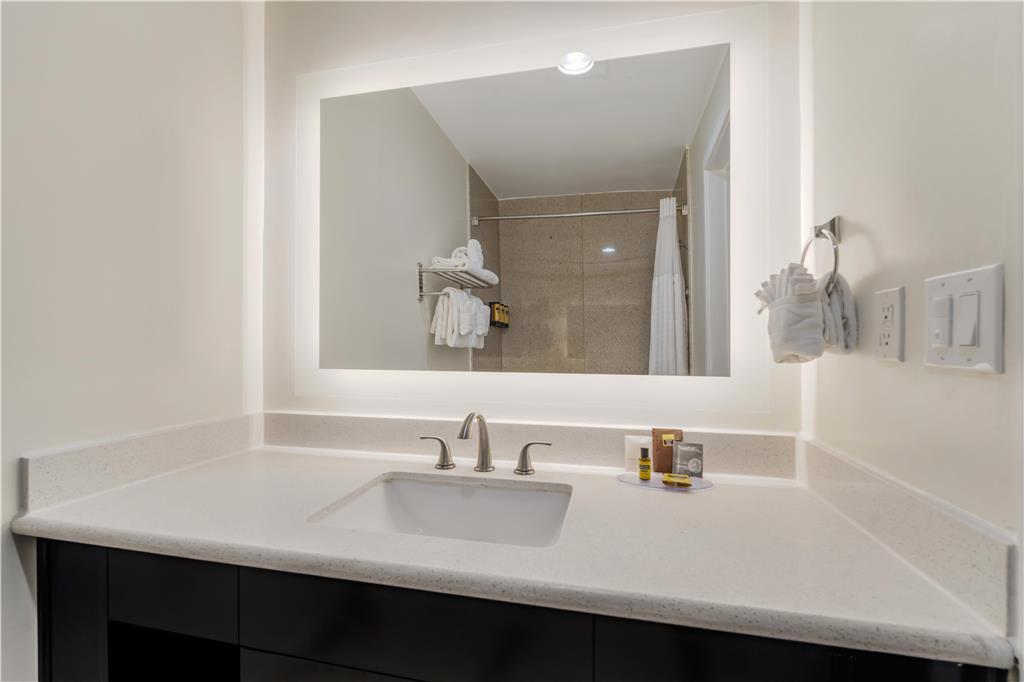 Best Western Plus LA Mid Town Hotel - photo 30