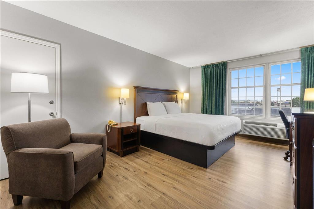 Days Inn by Wyndham Madisonville - photo 24