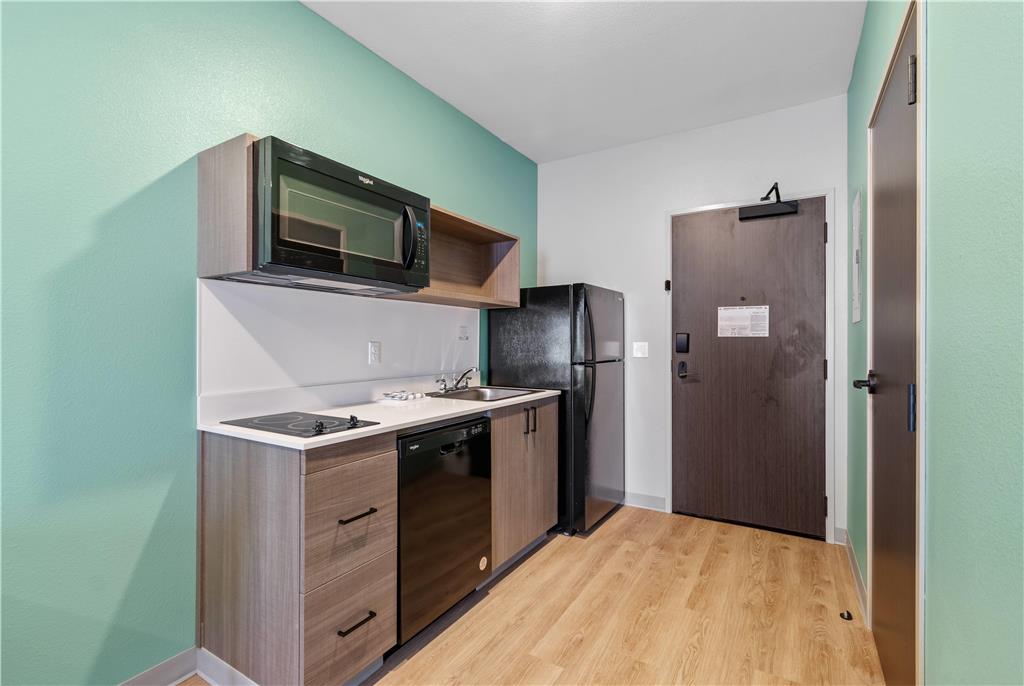 ECHO Suites Extended Stay by Wyndham Houston Katy West - photo 21