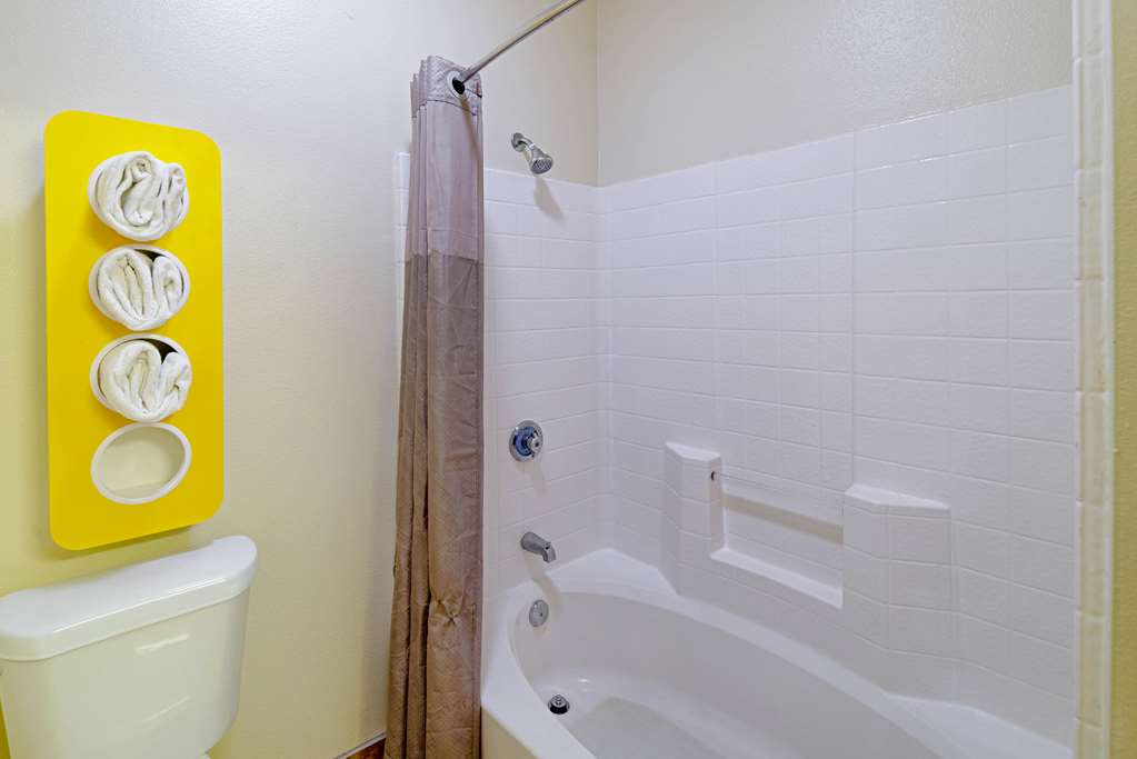 Motel 6 Rhome TX - photo 19